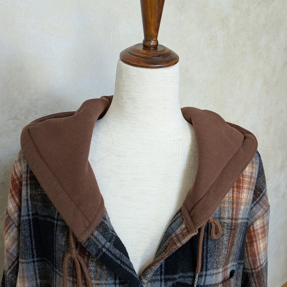 BiBi Multicolor Plaid Utility Shacket - Picture 3 of 6